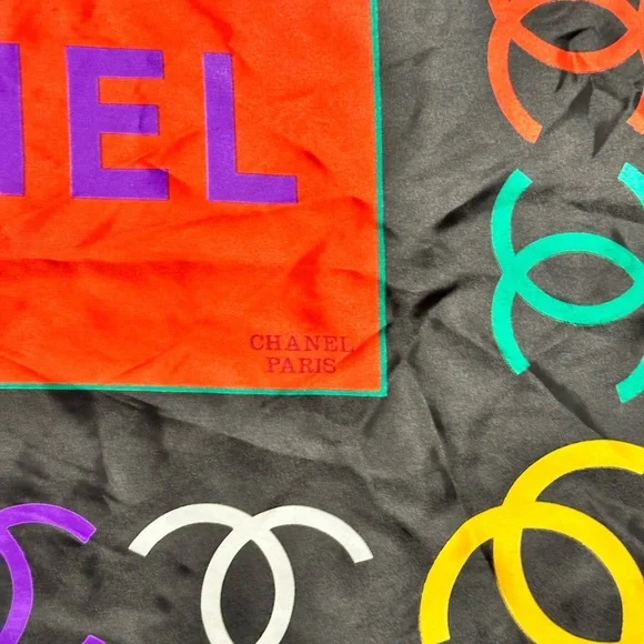 Vintage 1980s Chanel multi-coloured silk scarf - Picture 3 of 4